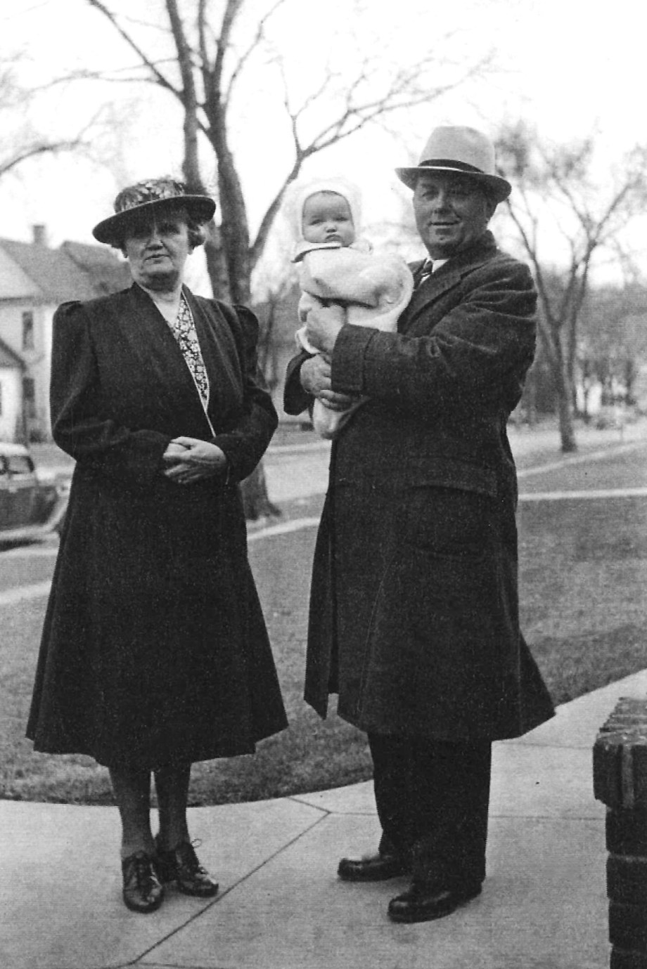 Weber_BINA2_3TheresaNjohn1940_04_21_a_ds_c