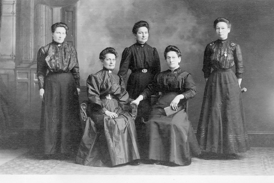 weber_postcard1_5womenx_afsc77